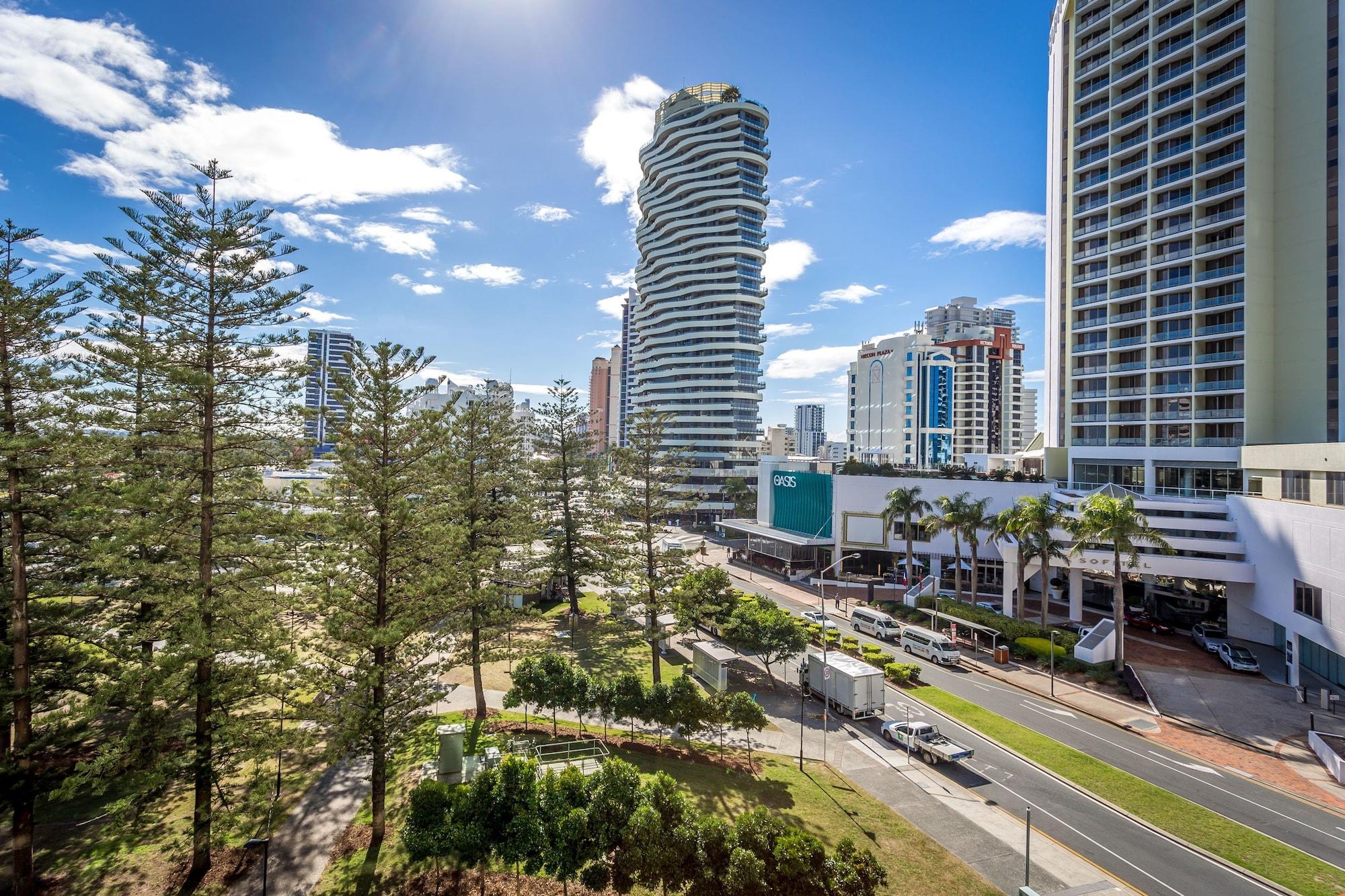 Mantra Broadbeach On The Park Gold Coast Esterno foto