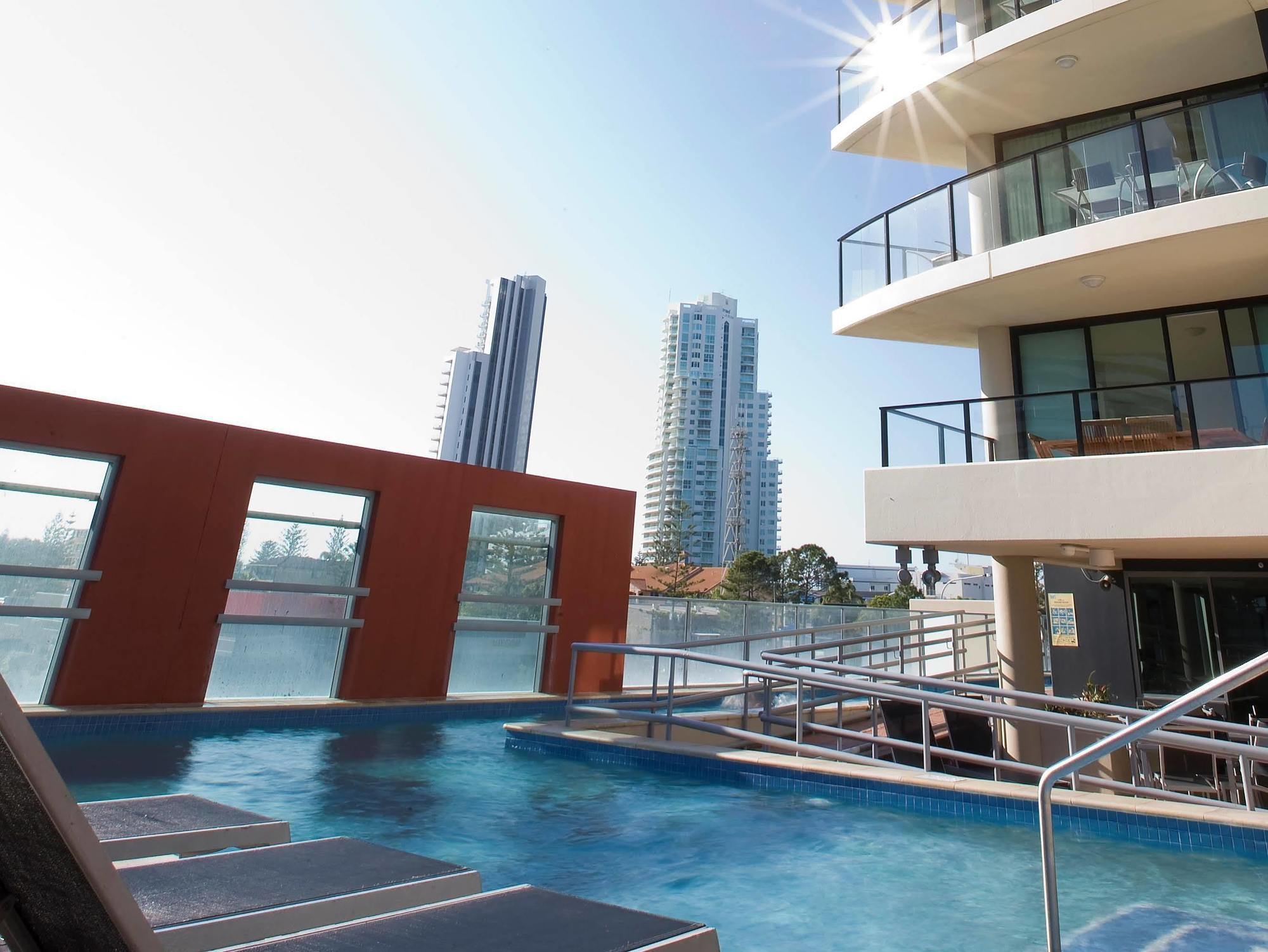 Mantra Broadbeach On The Park Gold Coast Esterno foto